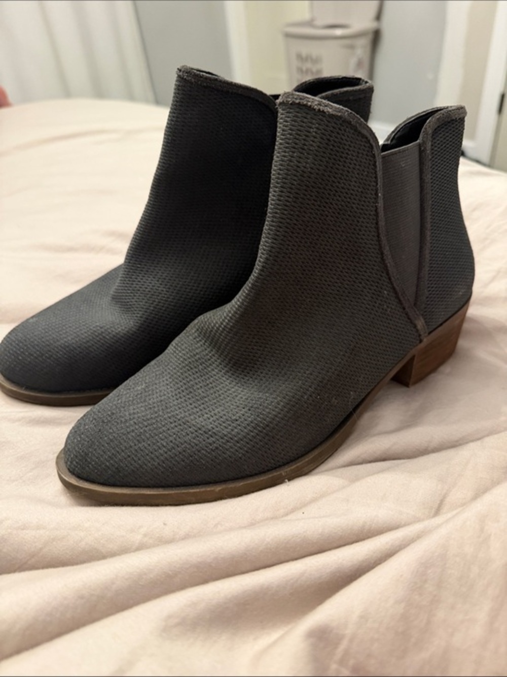 Kensie Gray Woven Chelsea Ankle Booties-size 9